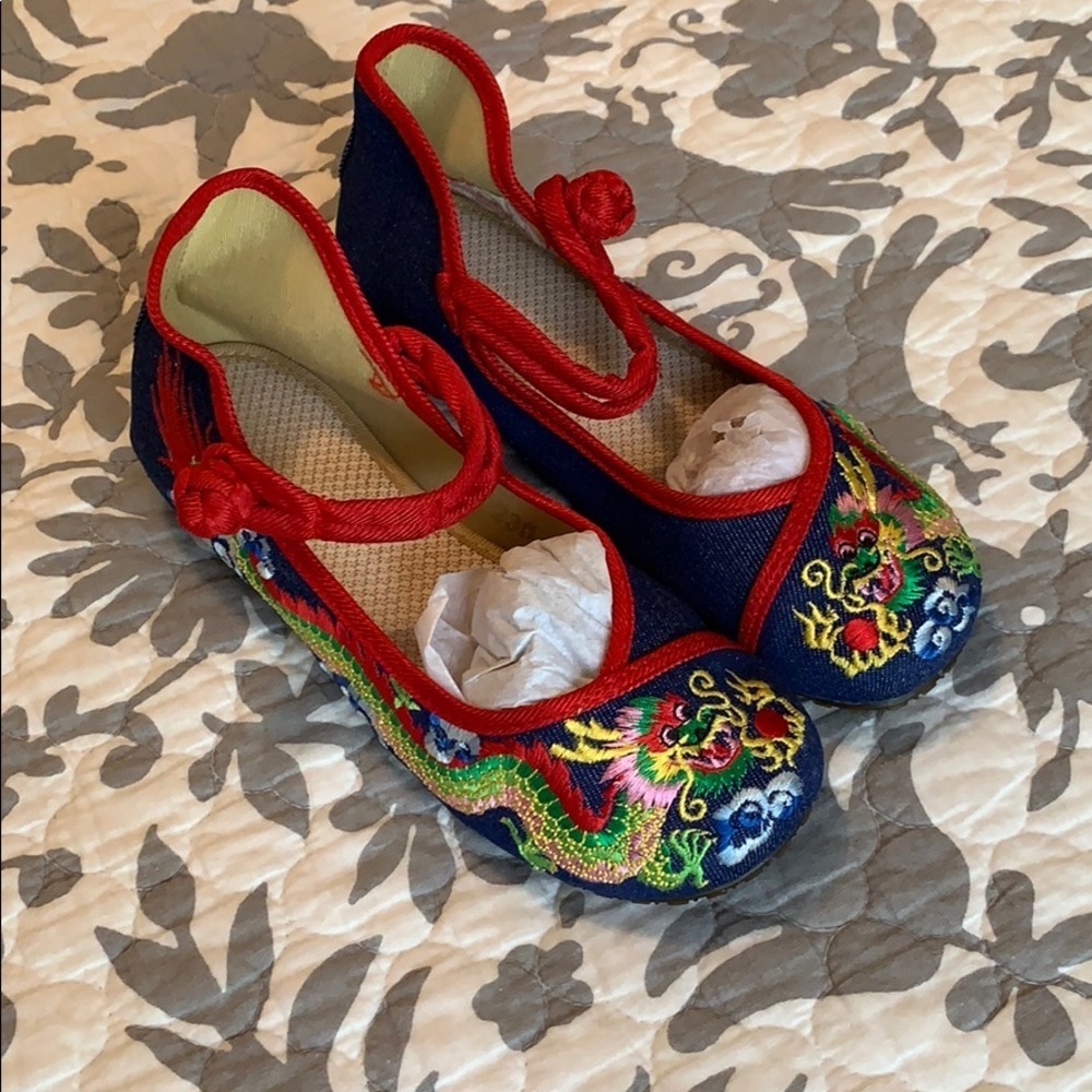 Chinese Dragon Embroidered Mary Janes New-in-Bag​​​